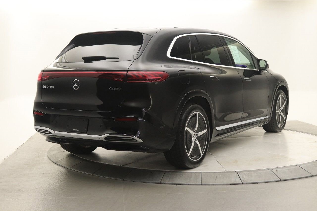2023 Mercedes Benz EQS SUV 580 4MATIC photo 3