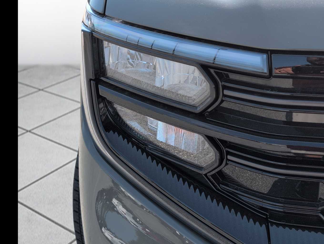 2025 Ford Expedition Platinum photo 2