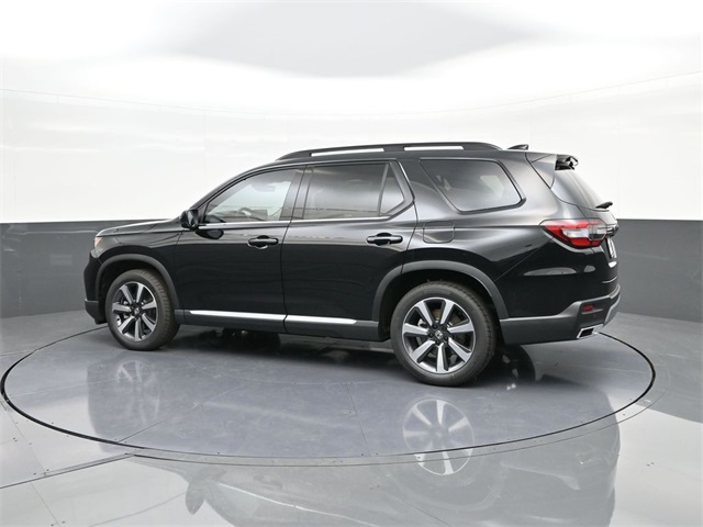 2025 Honda Pilot Touring photo 3