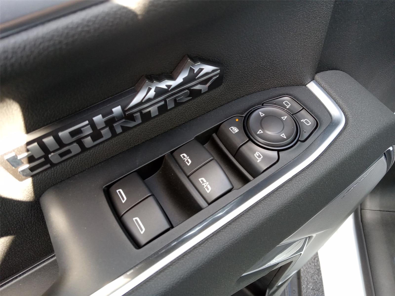 2026 Chevrolet Silverado 1500 High Country photo 13