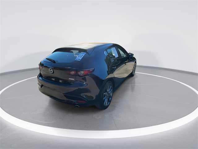 2021 Mazda Mazda3 Select Hatchback photo 3