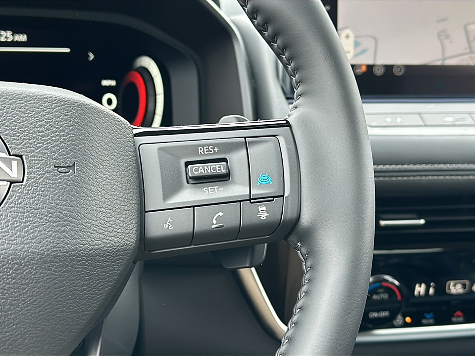 2025 Nissan Rogue Platinum photo 11