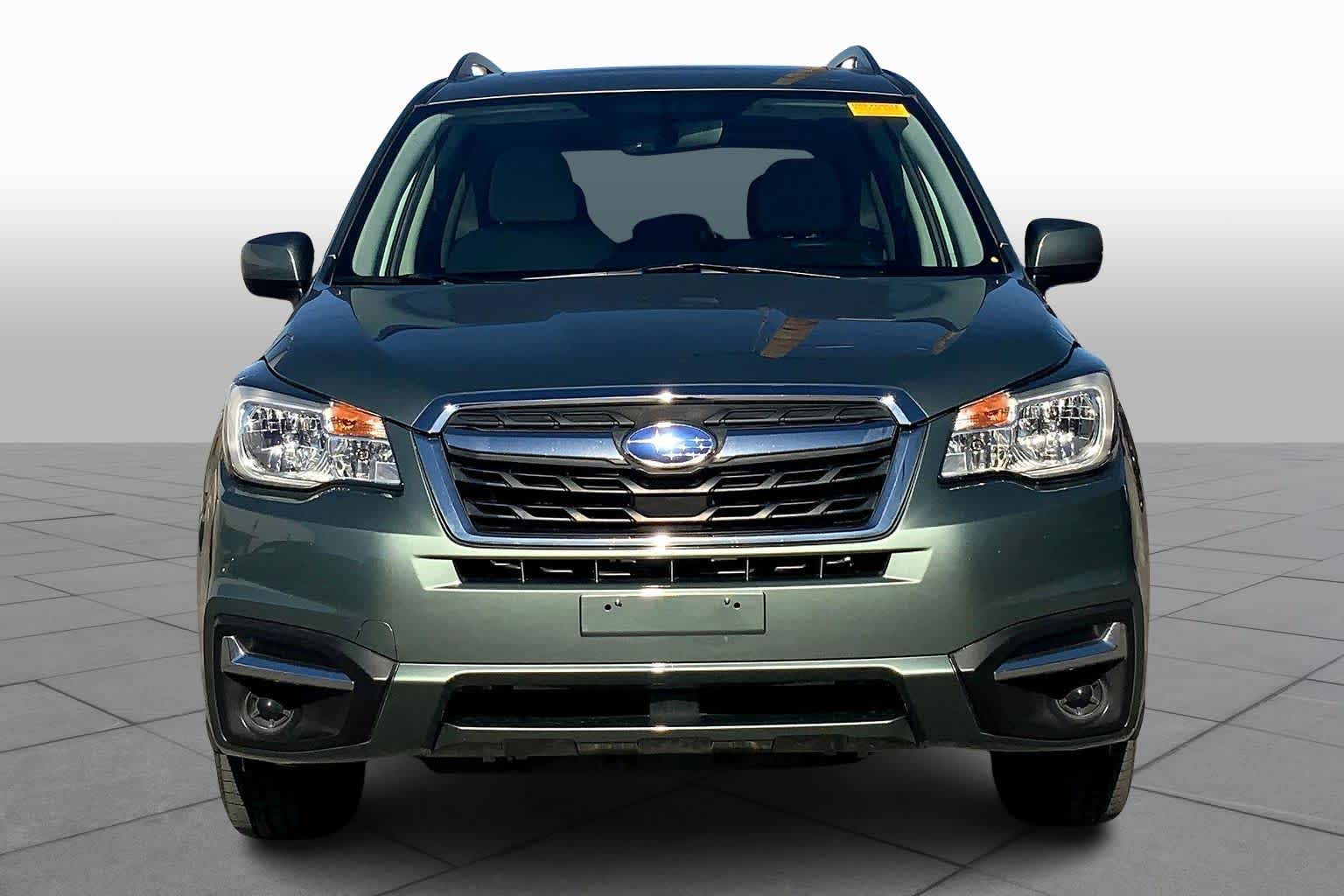 2017 Subaru Forester Premium photo 3