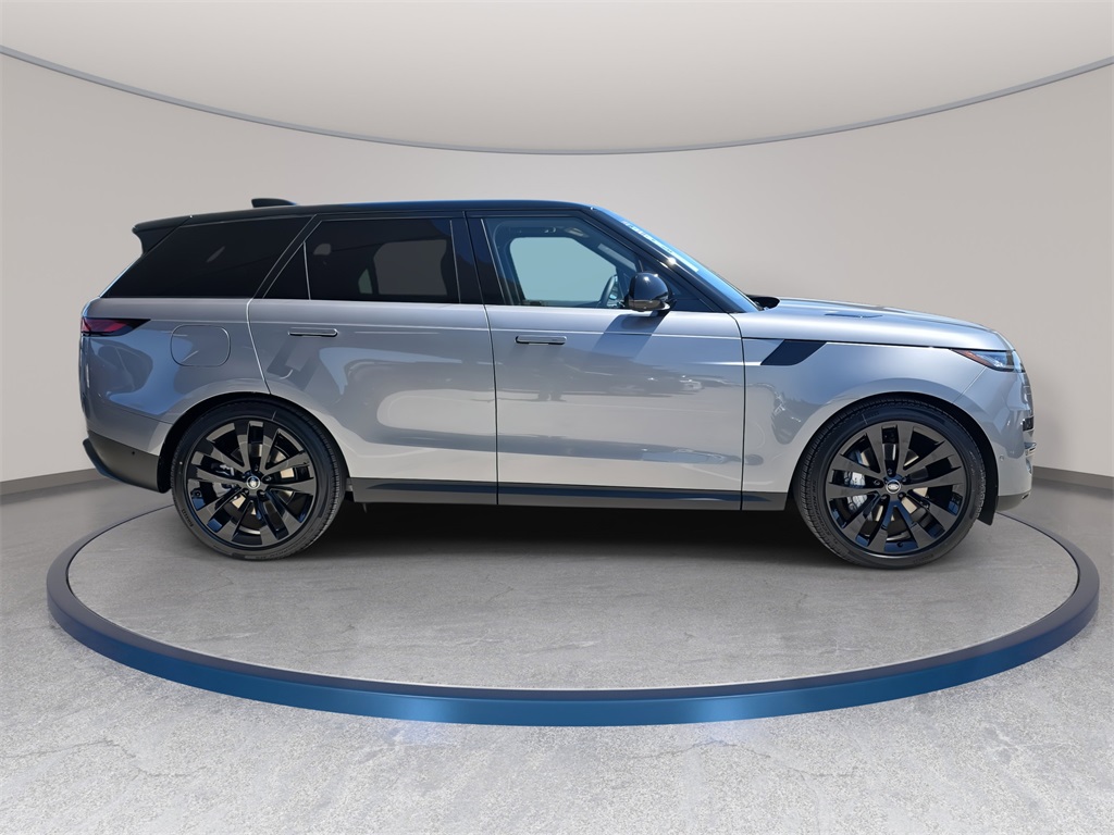 2025 Land Rover Range Rover Sport SE photo 4