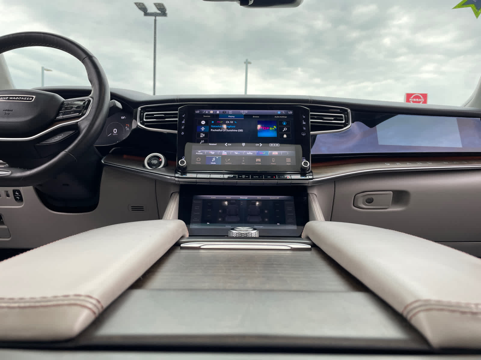 2023 Jeep Grand Wagoneer Base photo 17