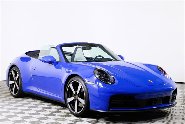 2025 Porsche 911 photo 2