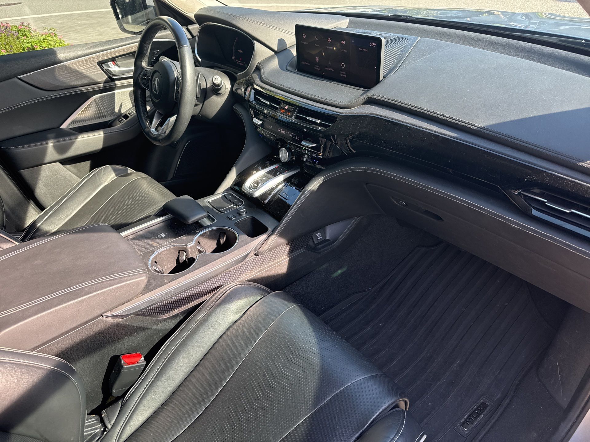 2022 Acura MDX Advance photo 2