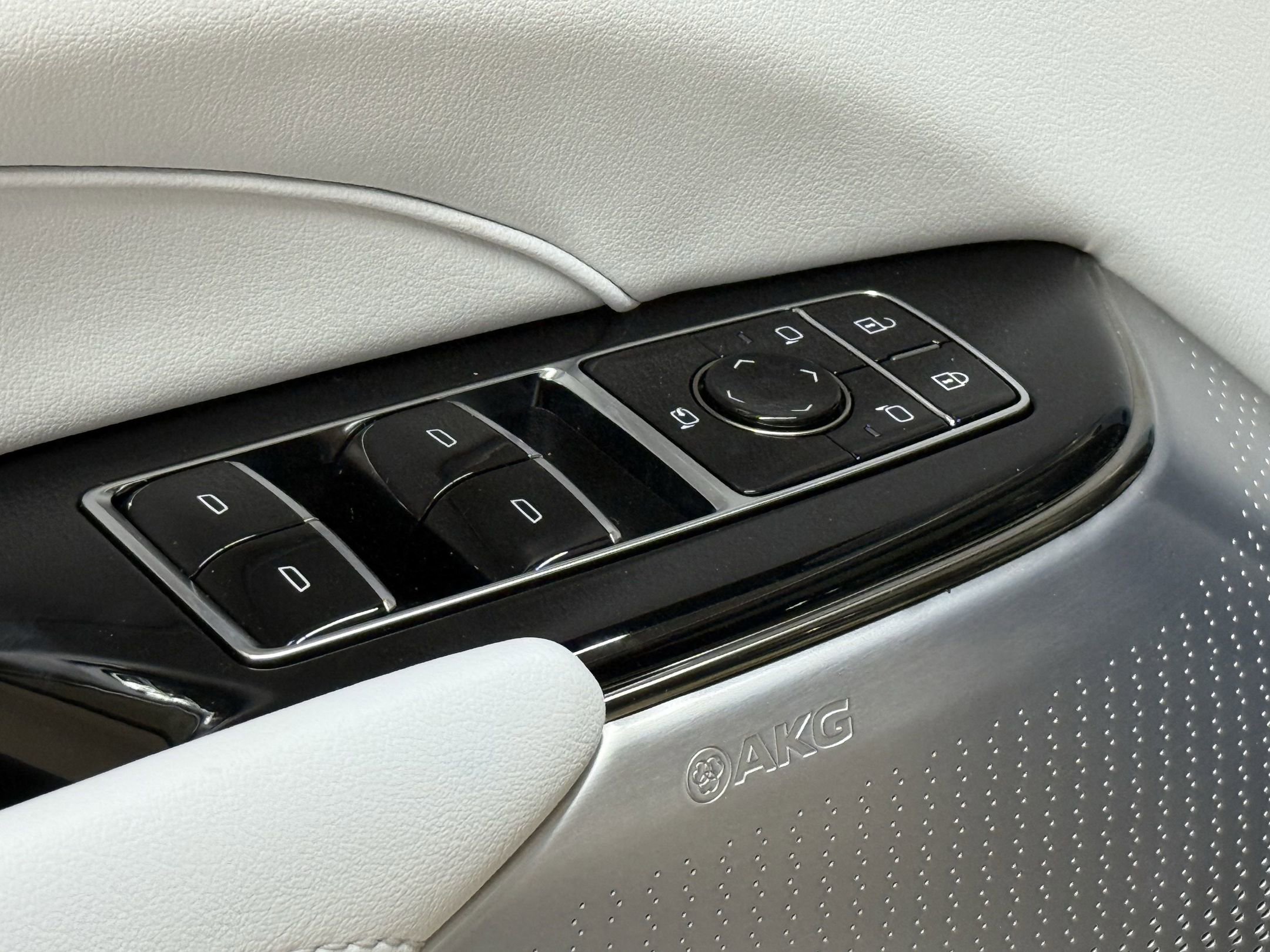 2025 Cadillac Lyriq Sport photo 24