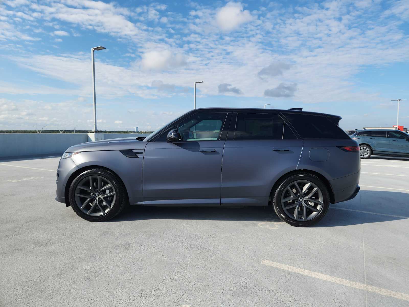 2025 Land Rover Range Rover Sport SE photo 4