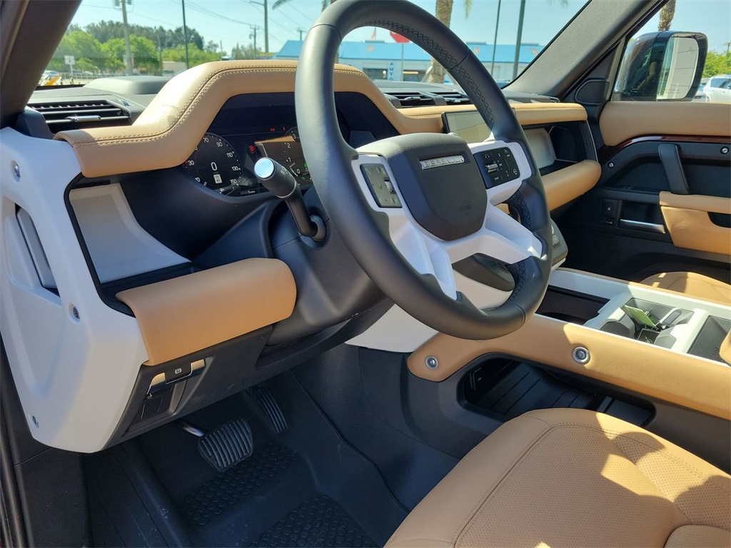 2025 Land Rover Defender 130 S photo 23