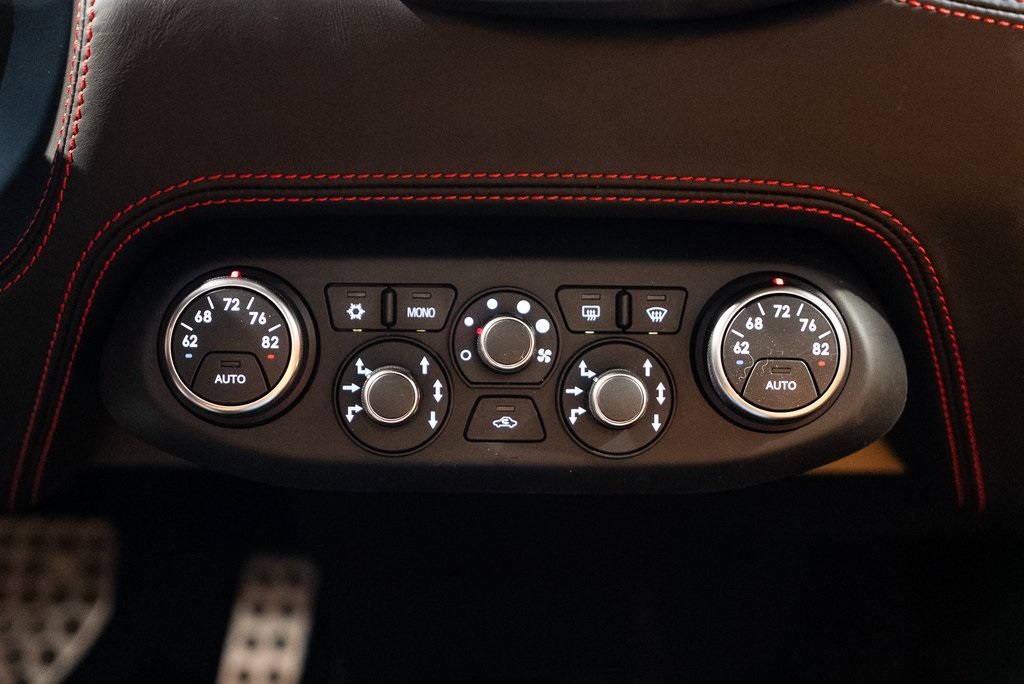 2015 Ferrari 458 Italia Base photo 28