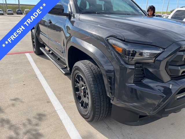 2025 Toyota Tacoma SR5 photo 2