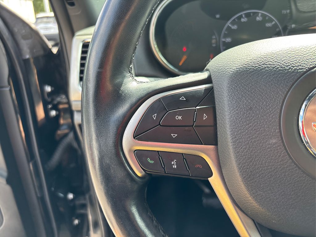 2021 Jeep Grand Cherokee Laredo X photo 32