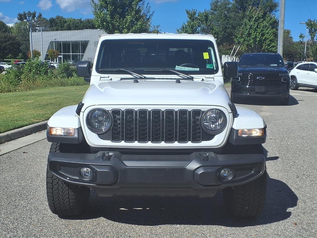 2024 Jeep Gladiator Sport photo 2