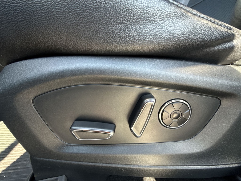 2020 Ford Explorer ST photo 11