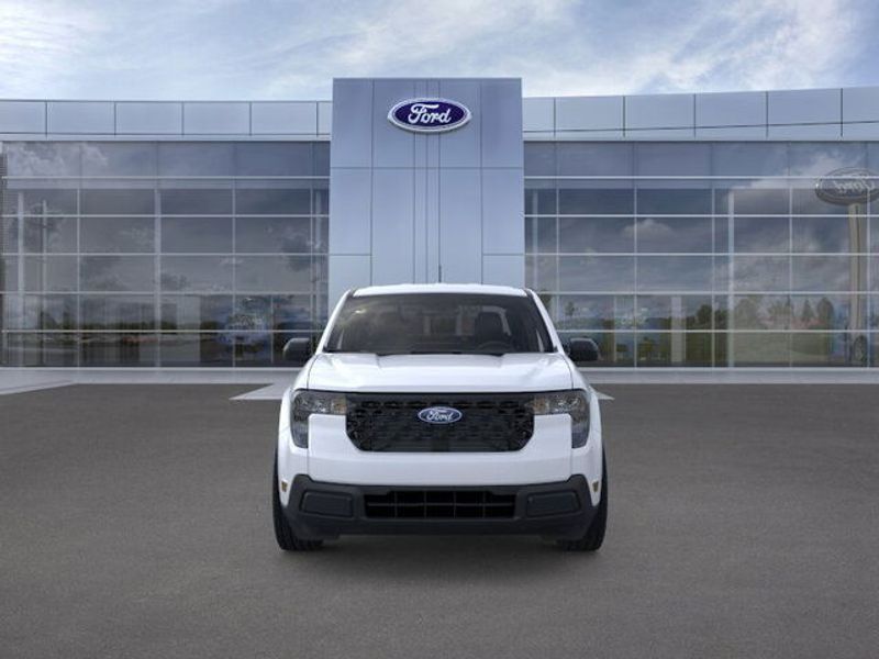 2025 Ford Maverick XL photo 2