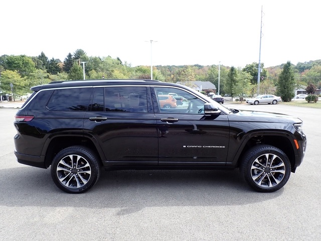 2023 Jeep Grand Cherokee Overland photo 6