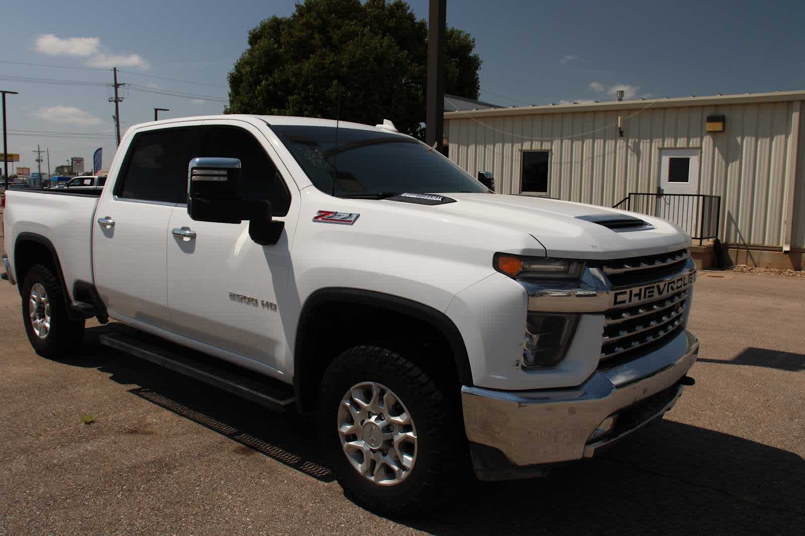 2023 Chevrolet Silverado 2500HD LTZ photo 2