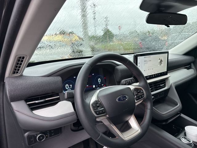2025 Ford Explorer photo 27