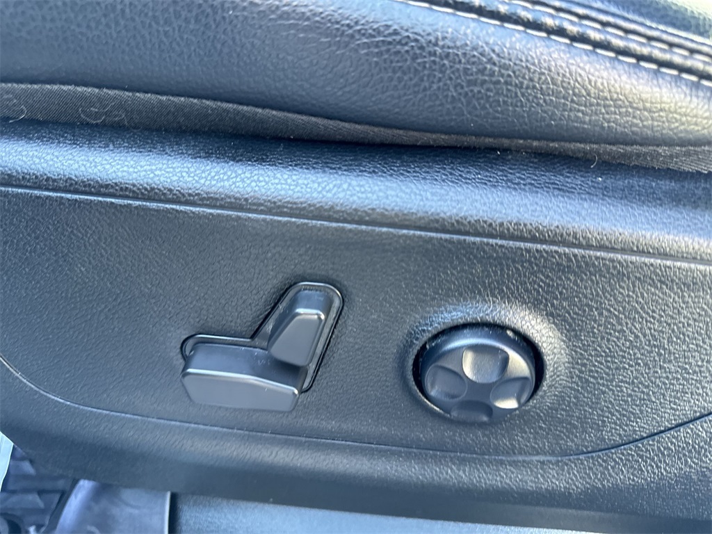 2022 Ram 1500 Laramie photo 18