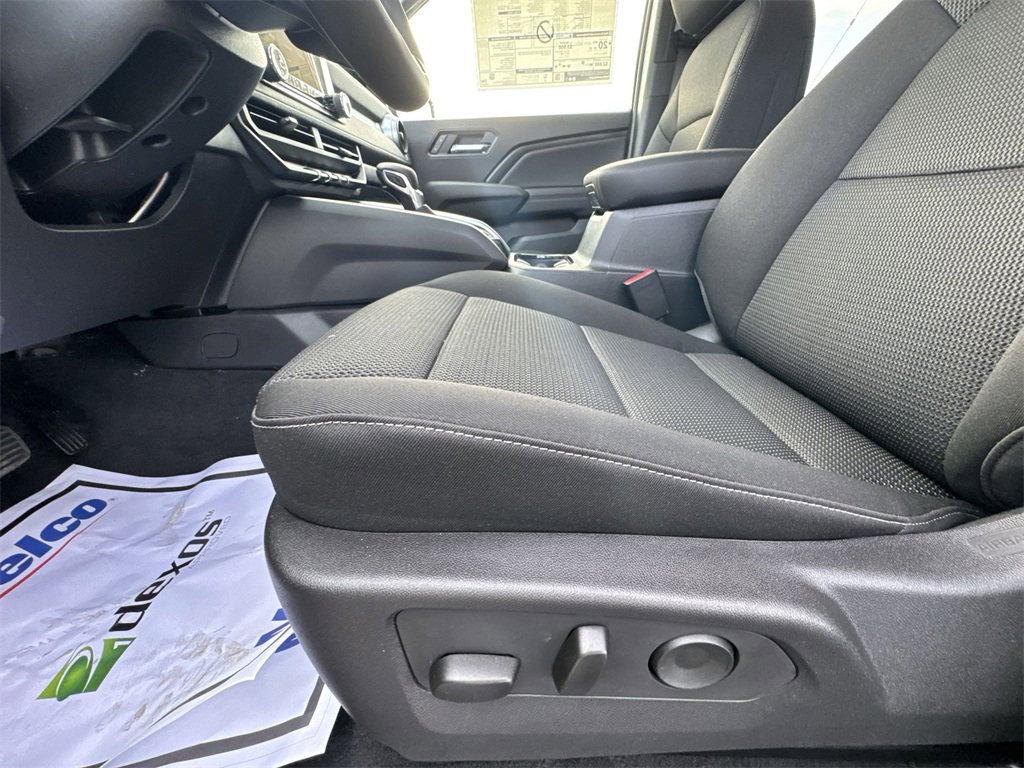 2025 Chevrolet Colorado Work Truck LT photo 12