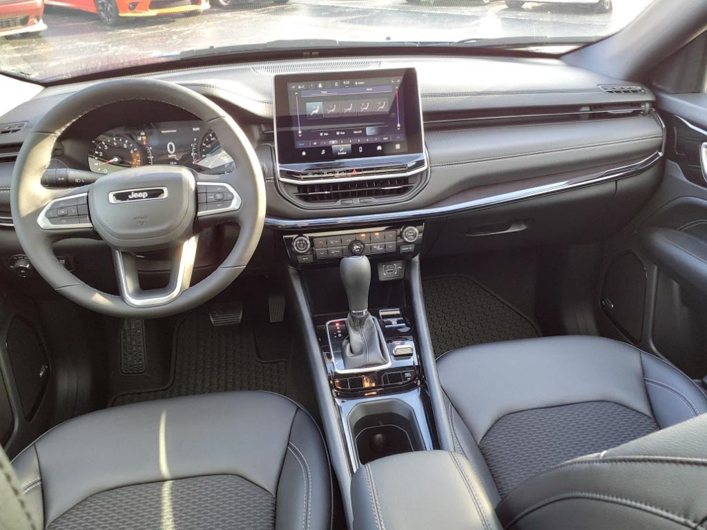 2023 Jeep Compass Altitude photo 6