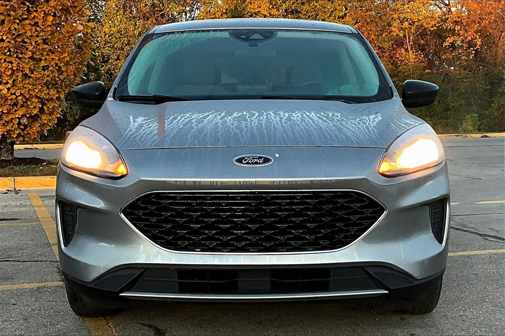 Used 2022 Ford Escape SE with VIN 1FMCU0BZ2NUB16910 for sale in Kansas City