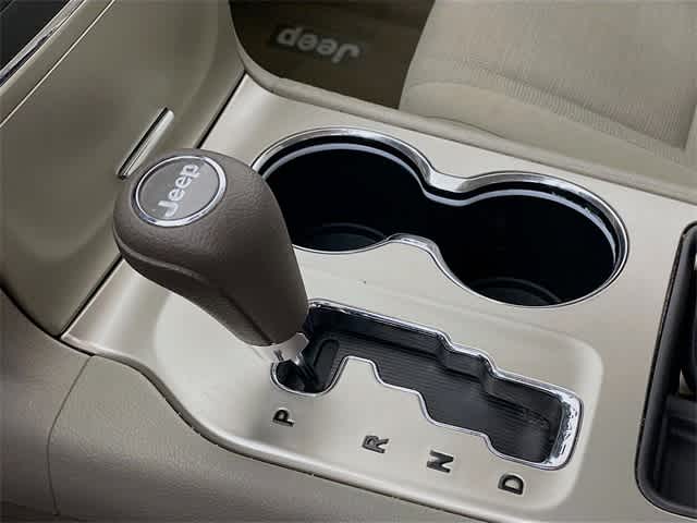 2011 Jeep Grand Cherokee Laredo photo 15