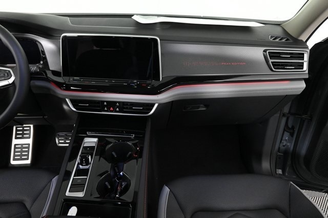 2025 Volkswagen Atlas Peak Edition SE photo 11