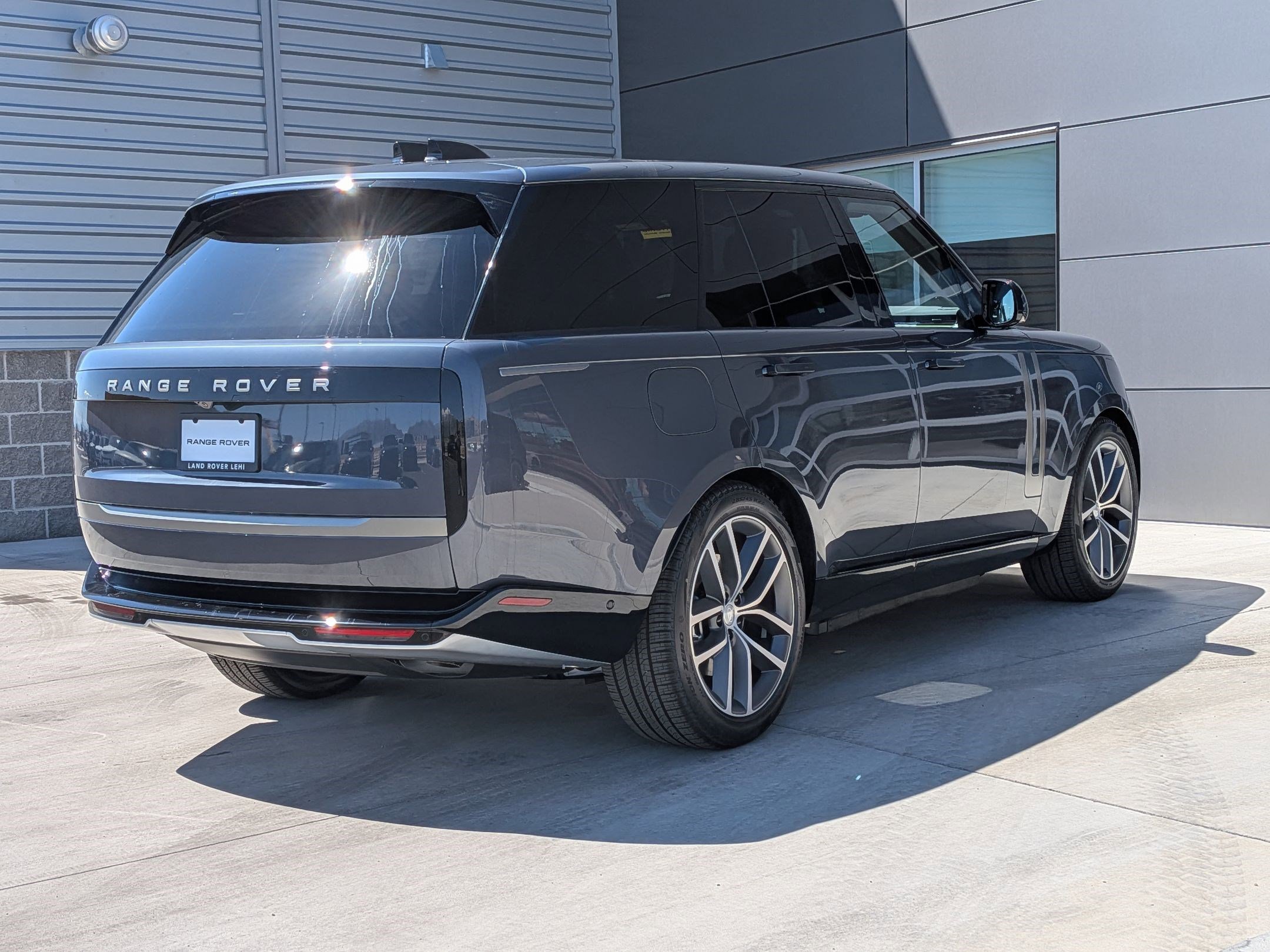2025 Land Rover Range Rover SE photo 5