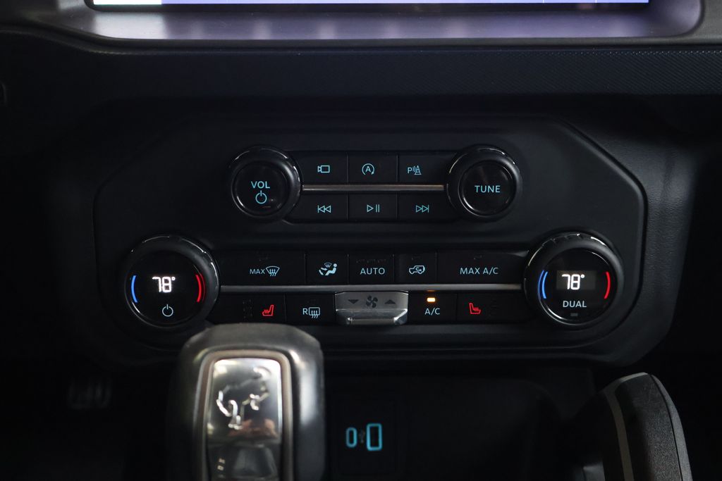 2023 Ford Bronco Outer Banks photo 16