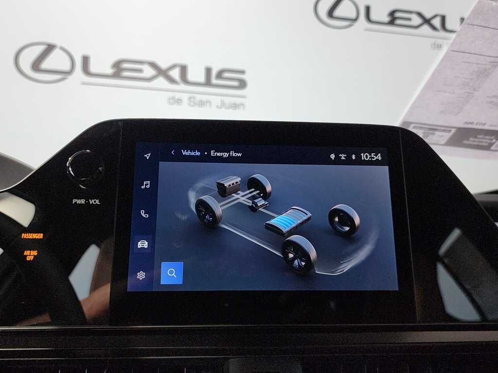 2025 Lexus UX photo 18