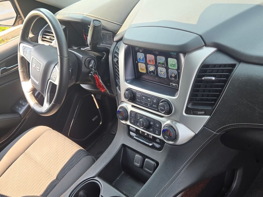 2017 Gmc Yukon XL SLE photo 5