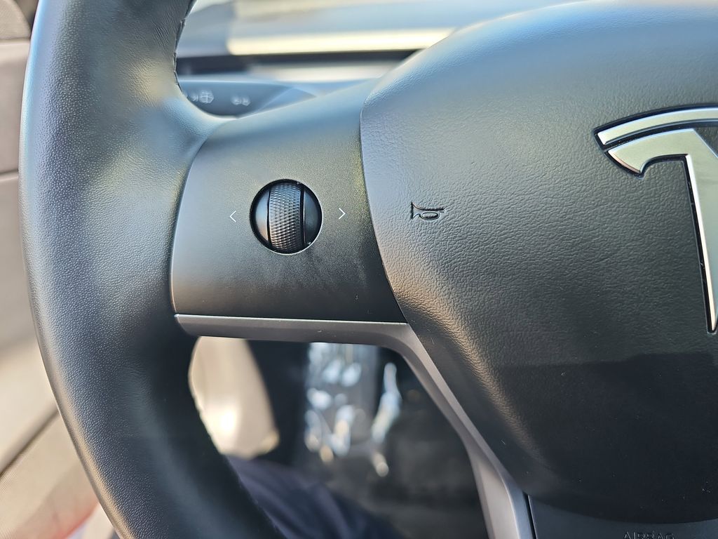 2018 Tesla Model 3 Long Range photo 16