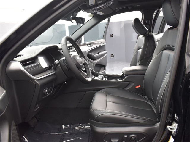 2025 Jeep Grand Cherokee Limited photo 4