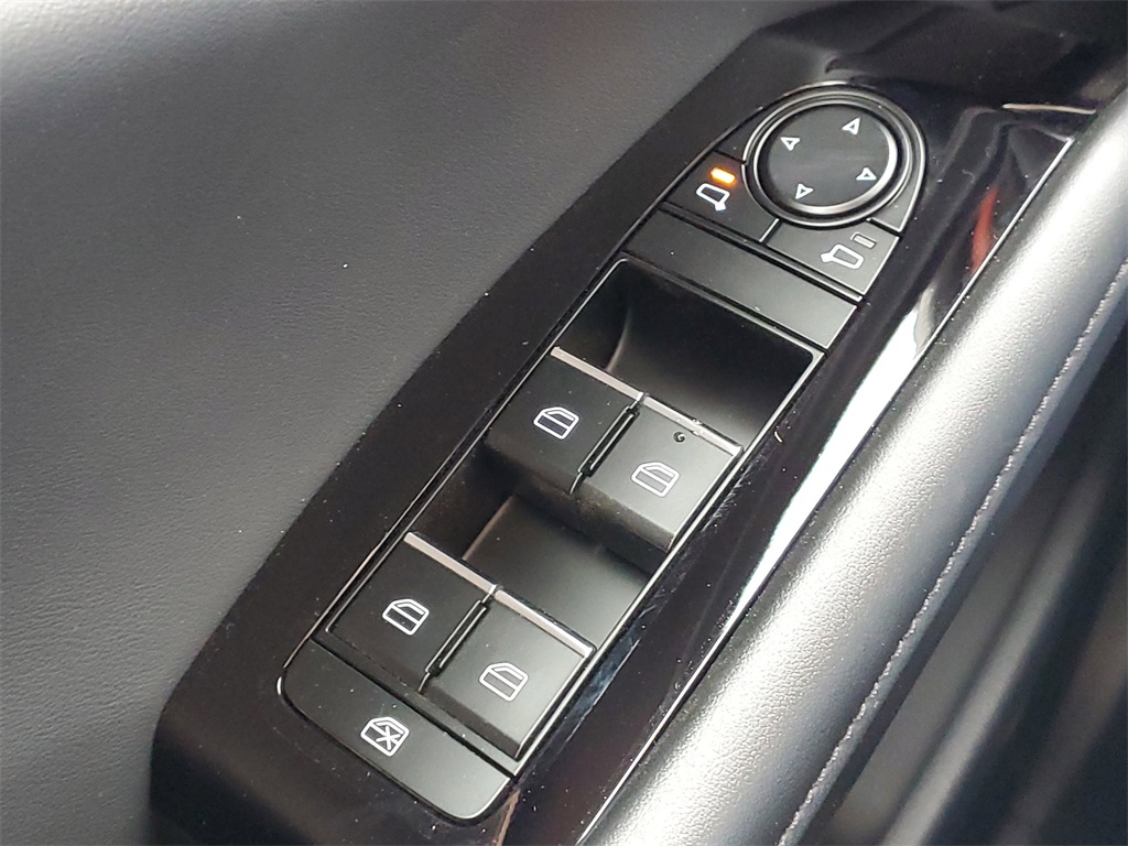2025 Mazda Mazda3 2.5 s Preferred photo 15