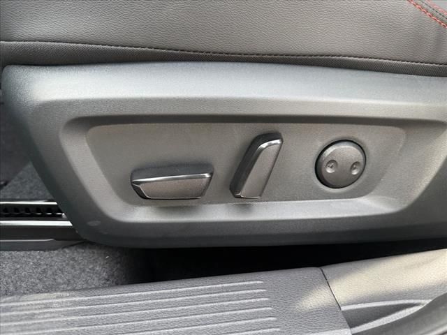 2025 Nissan Rogue SV photo 18