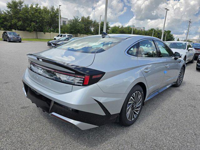 2025 Hyundai Sonata Hybrid SEL photo 4