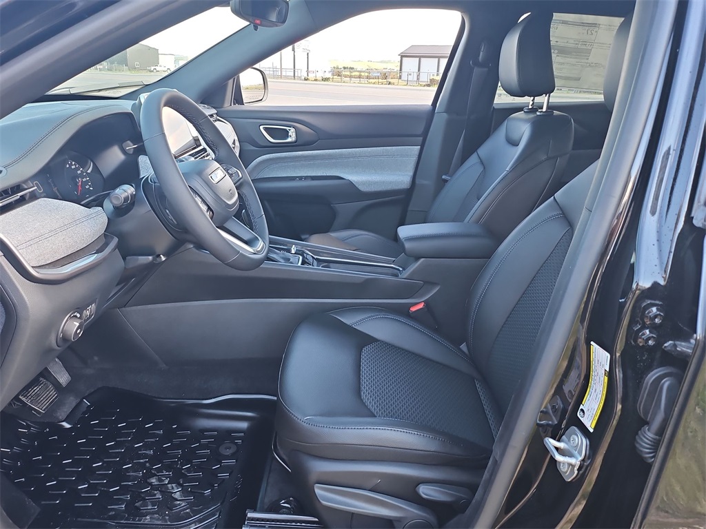 2025 Jeep Compass Latitude photo 24