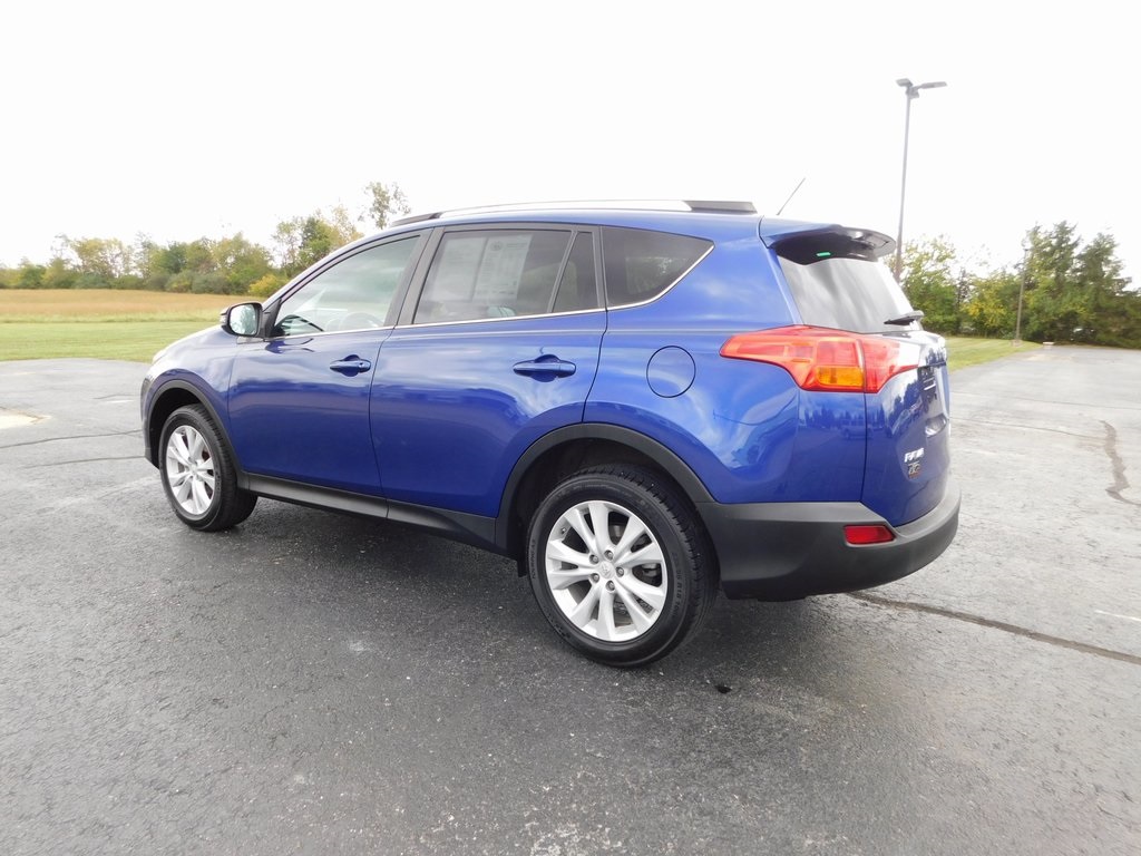 2015 Toyota RAV4 Limited photo 2