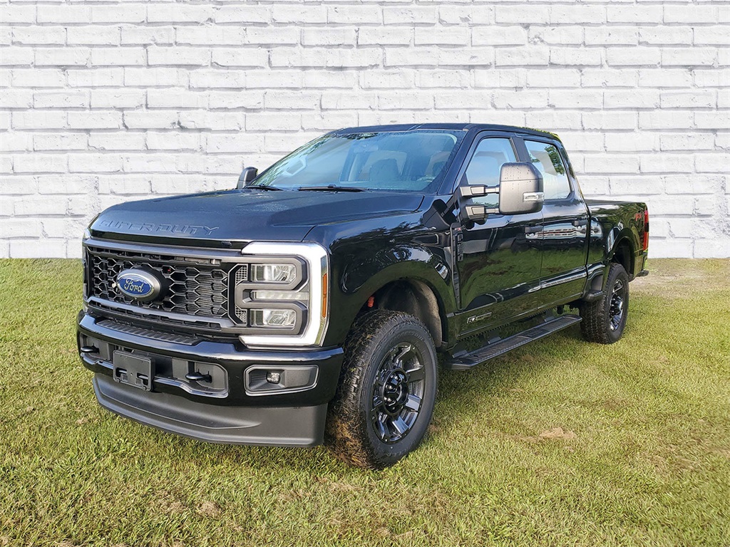 2025 Ford F-350 XL photo 4