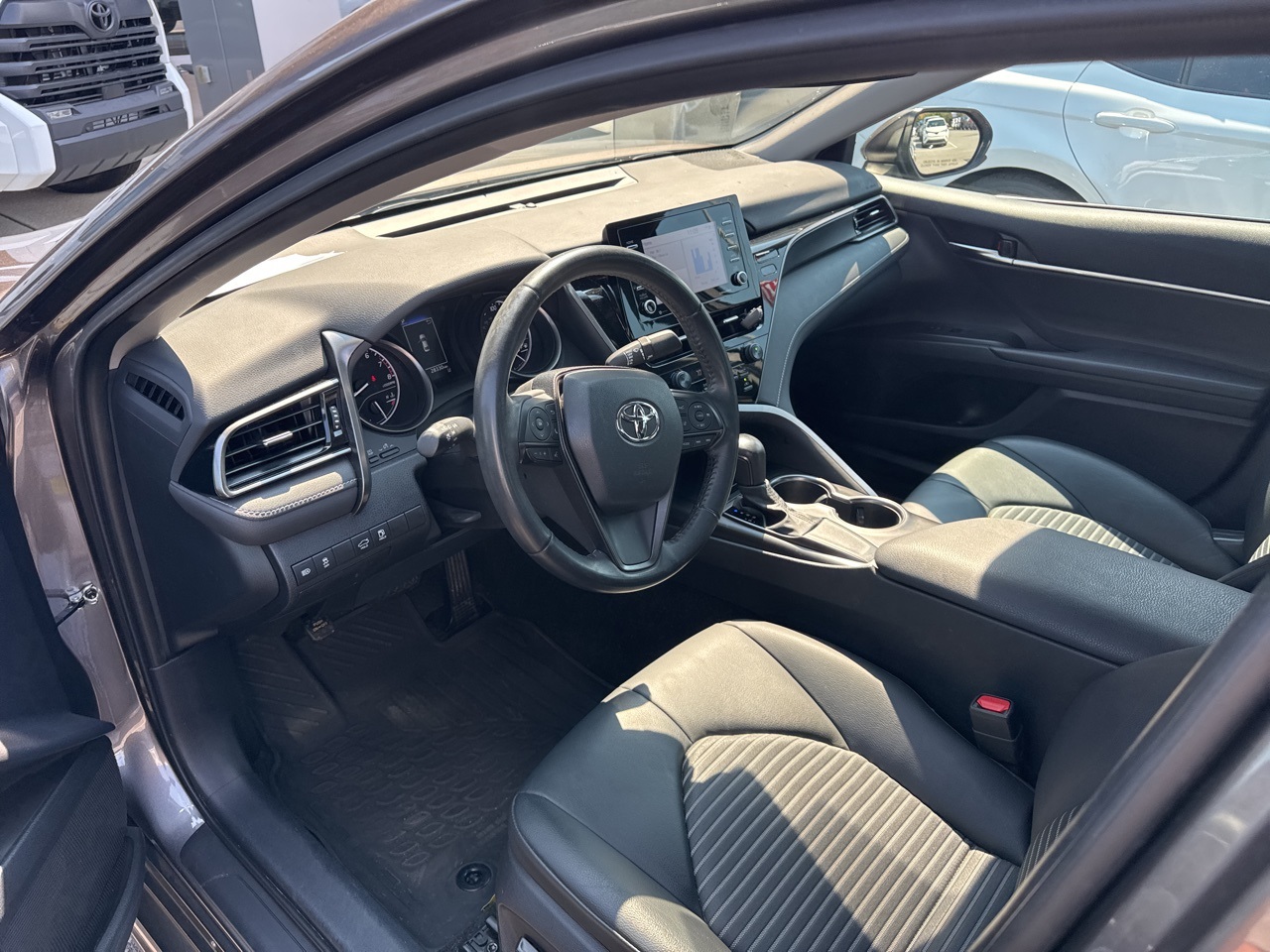 2021 Toyota Camry SE photo 11