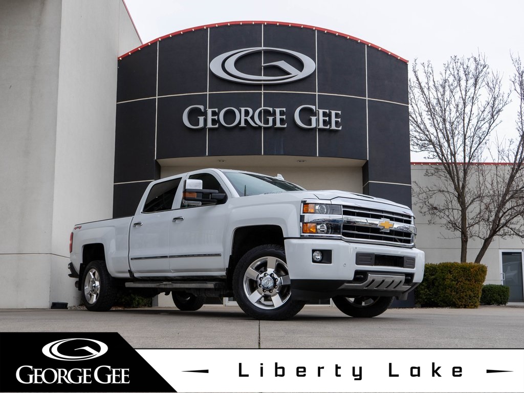 2019 Chevrolet Silverado HD High Country's photo