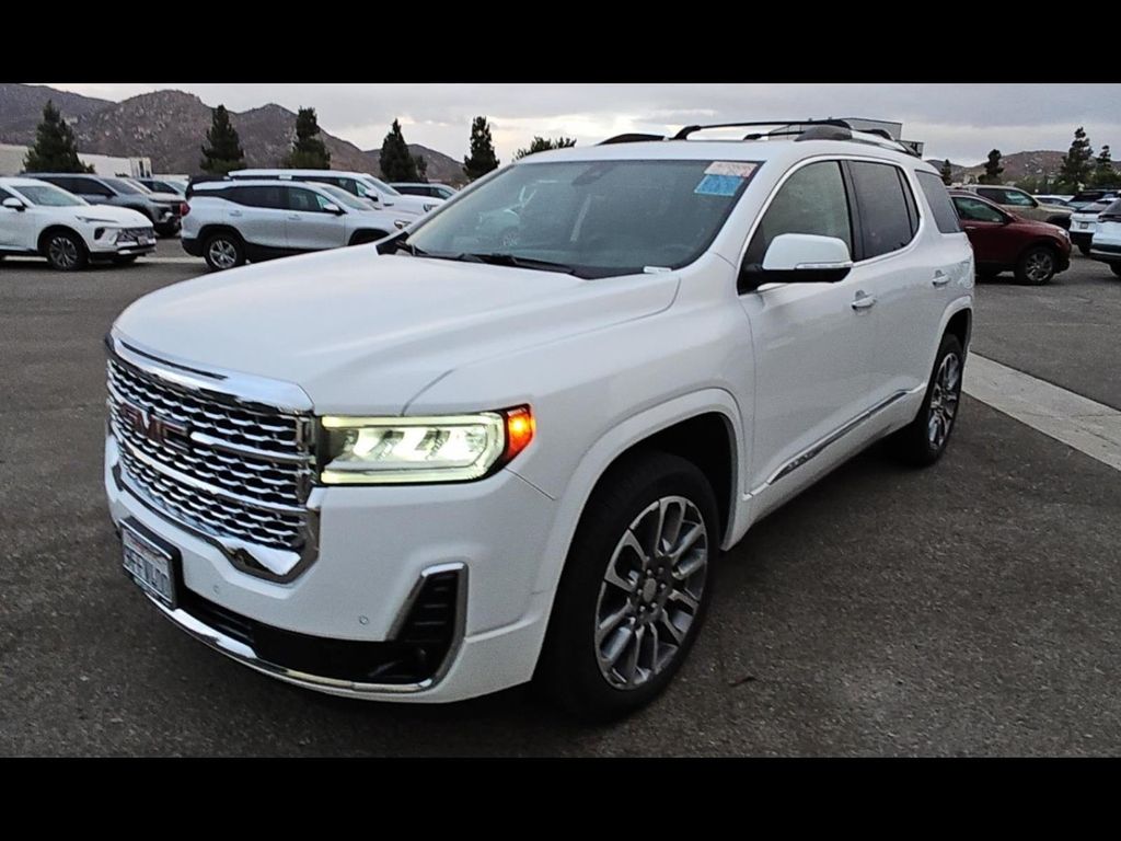 2023 GMC Acadia Denali's photo