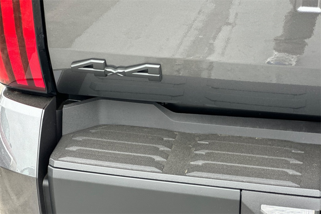 2025 Toyota Tundra SR5 CrewMax photo 7