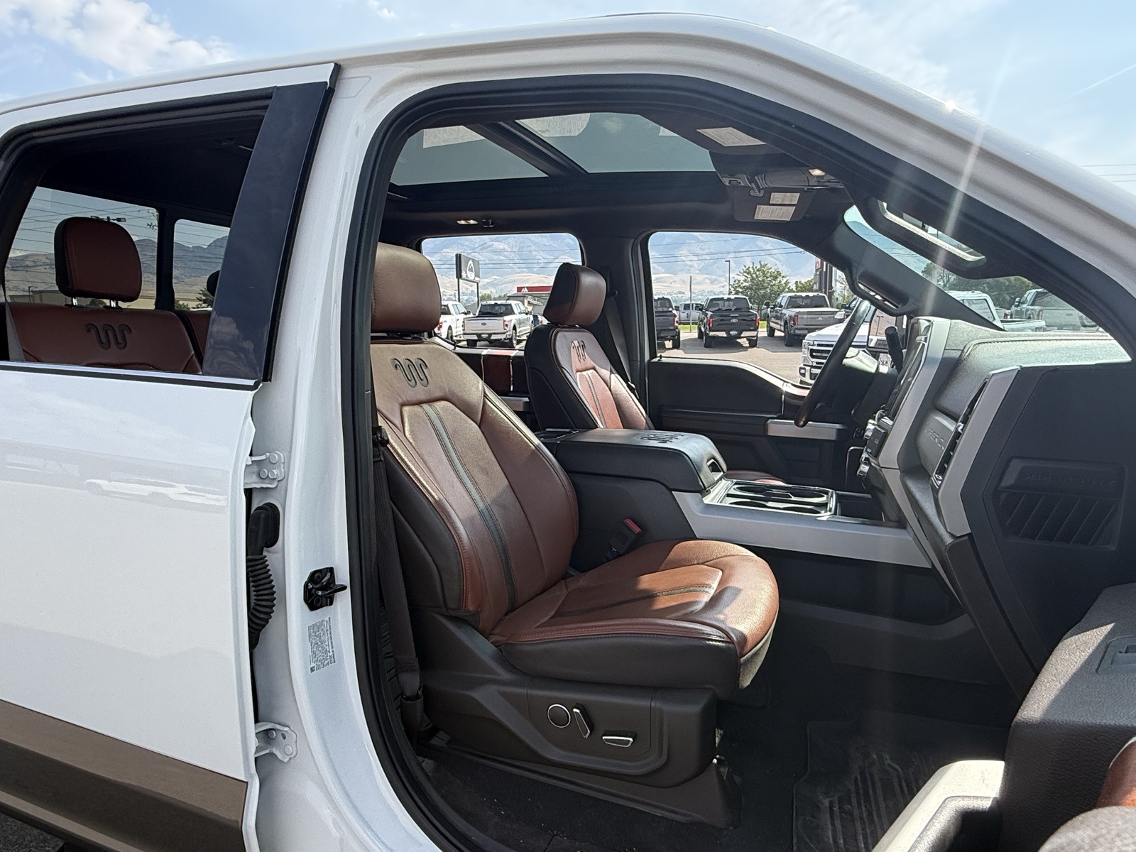 2022 Ford F-350 photo 11