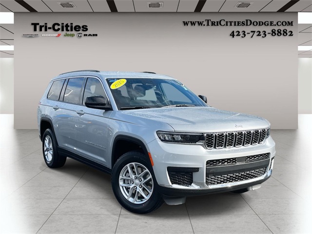 2025 Jeep Grand Cherokee L Laredo's photo