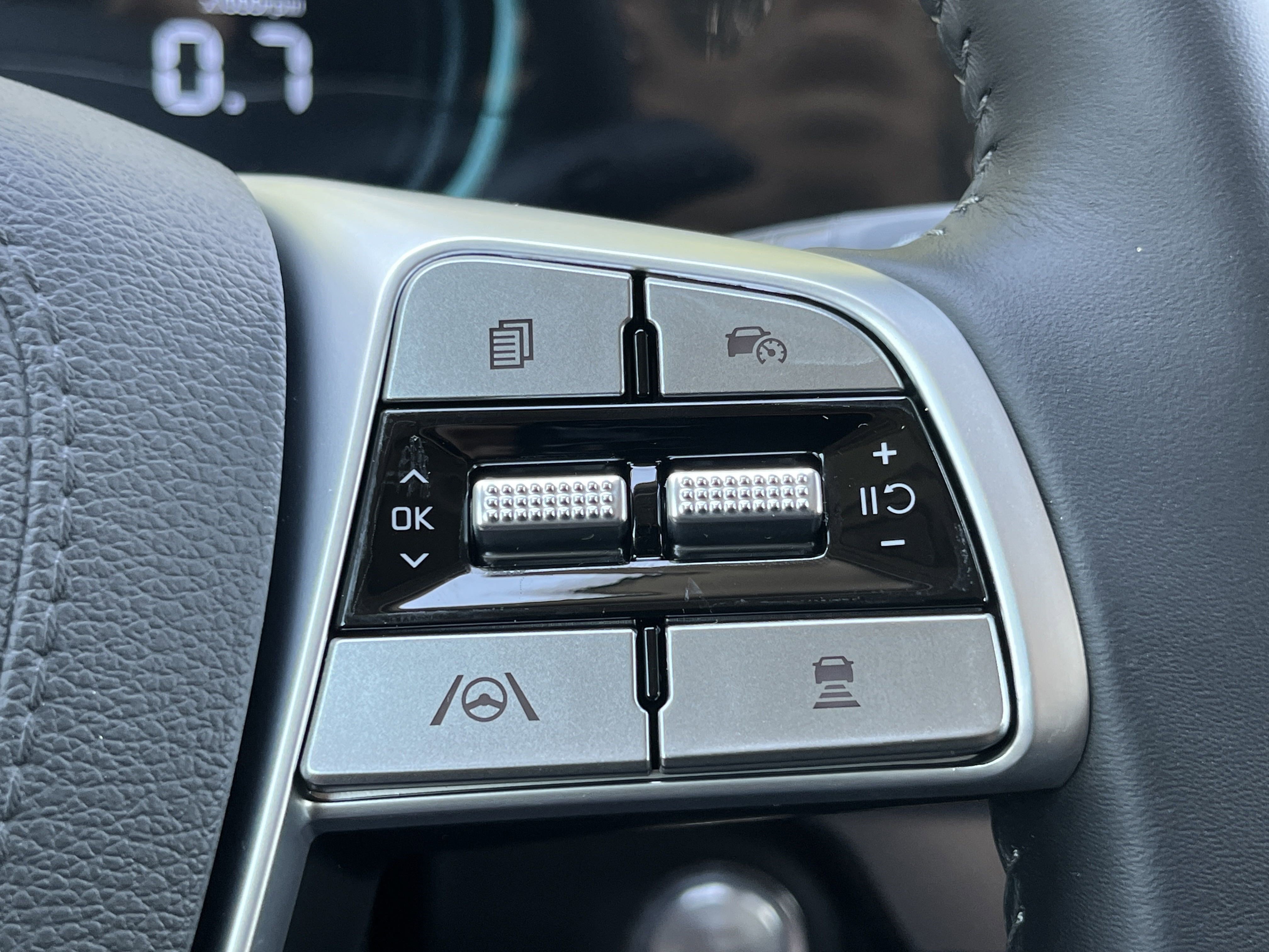 2025 Kia Telluride S photo 2