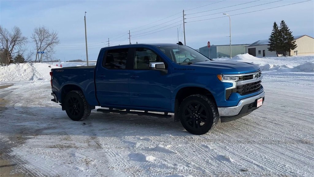 Used 2022 Chevrolet Silverado 1500 LT with VIN 1GCPDDEK5NZ592731 for sale in Oslo, Minnesota