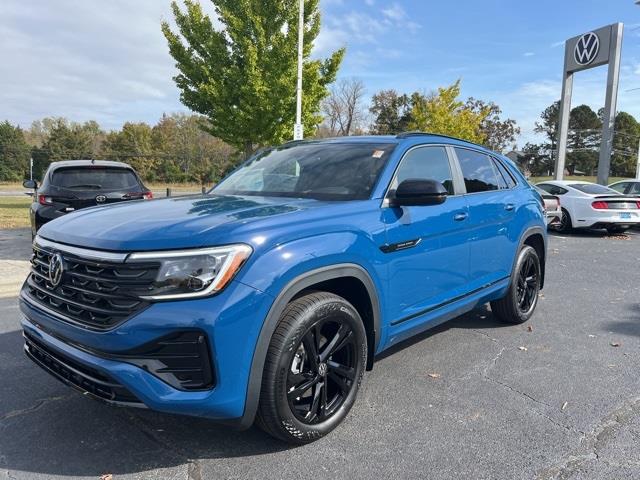 2025 Volkswagen Atlas Cross Sport SEL R-LINE's photo